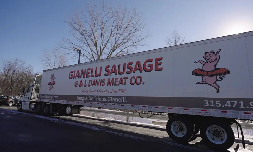 G&L Davis Meat Co. / Gianelli Sausage logo